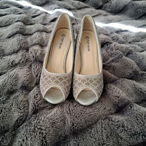 Top Moda Women's Silver Peep Toe Heels